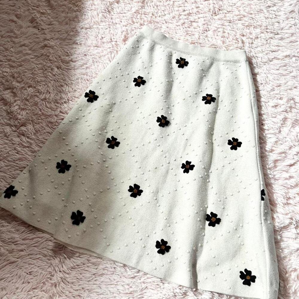 Melange Girl Kids Retro Flower Sweater Monochrome Cozy Preppy Quiet Luxury Skirt